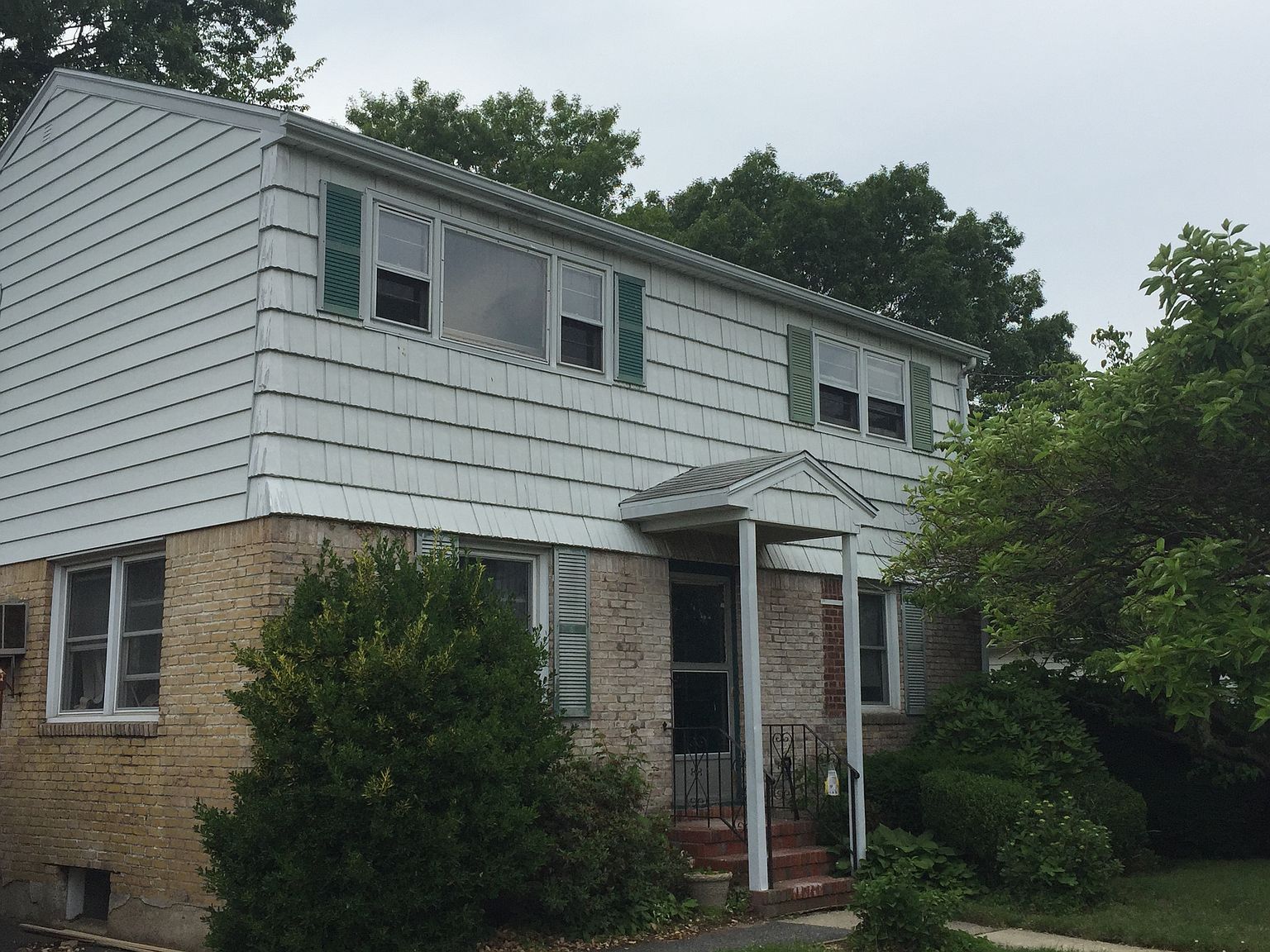 Undisclosed Address), East Meadow, NY 11554