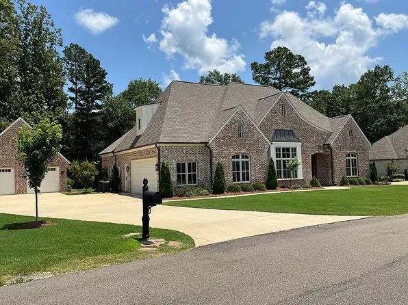 541 Crown Dr, Fulton, MS 38843