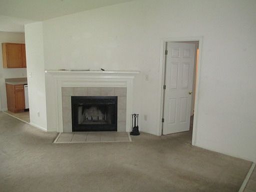 3rd image of 124 Settlers Cir