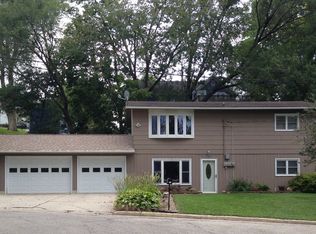 514 Oak St, Decorah, IA 52101