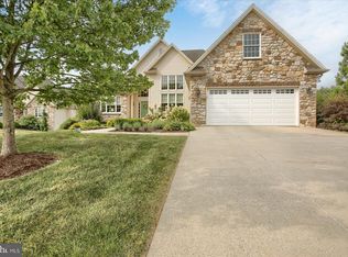 37 Old Coach Ln, Carlisle, PA 17013