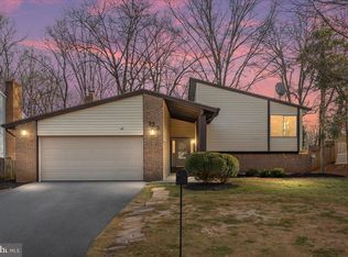 123 Hillsdale Dr, Sterling, VA 20164