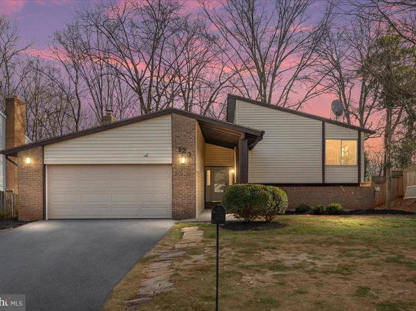 123 Hillsdale Dr, Sterling, VA 20164