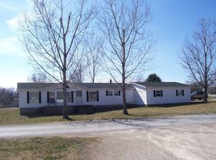 111 Elmwood Dr, Watson, IL 62473