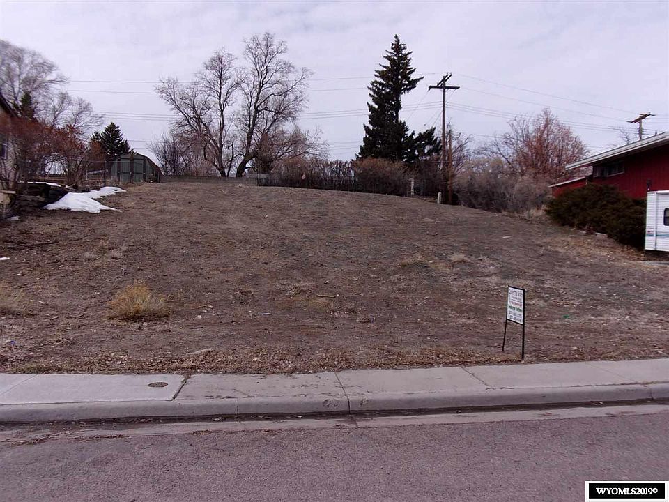 1st image of 331 Hillcrest Way