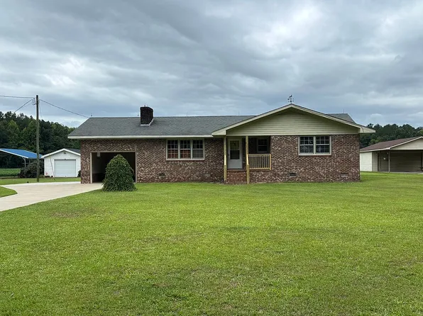 460 School House Rd, Walstonburg, NC 27888