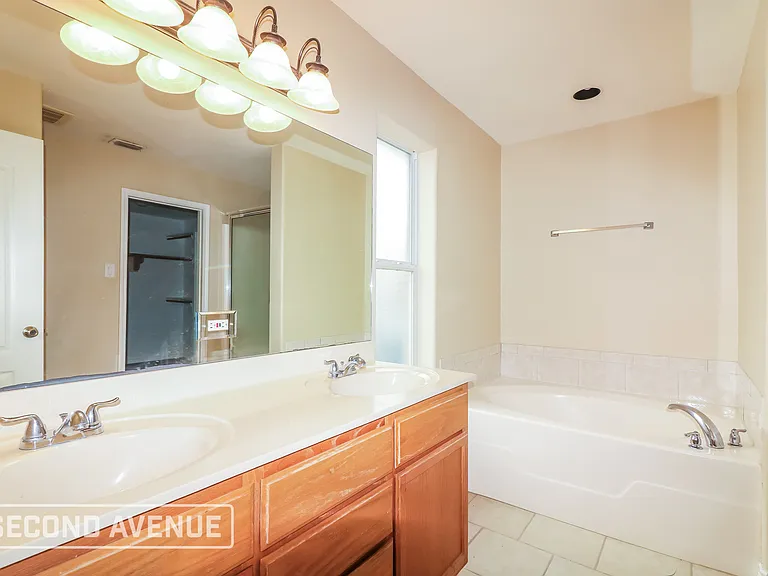 2422 Luzius Dr — Photo 11
