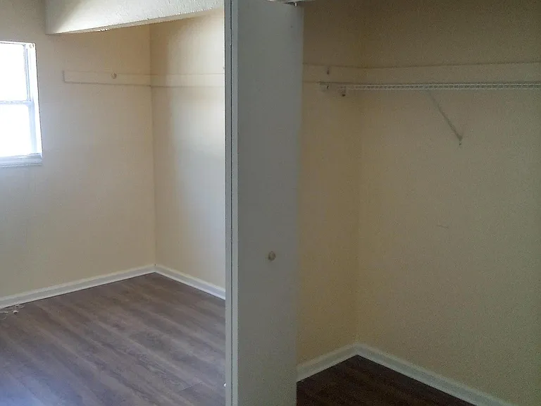 6839 Oakdale Dr — Photo 8