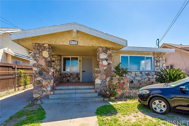 1st image of 938 Camulos St