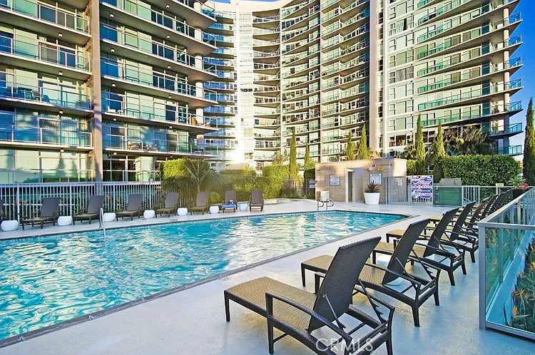 13650 Marina Pointe Dr #1605 — Photo 26