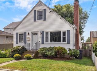 10 Earle St, Milford, CT 06460