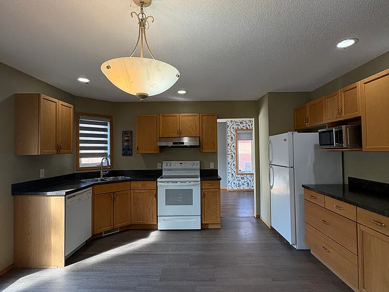 164 Strongberg Dr — Photo 1