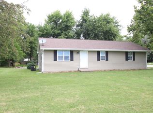 1605 W Adams St, Bowling Green, MO 63334