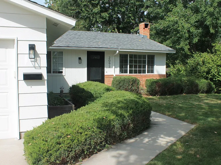 2093 S Manitou Ave — Photo 15