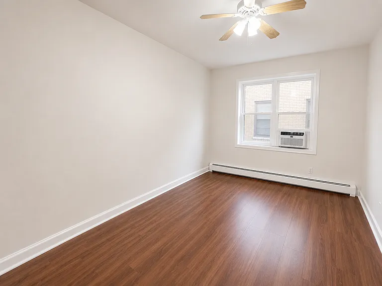 queen bedroom