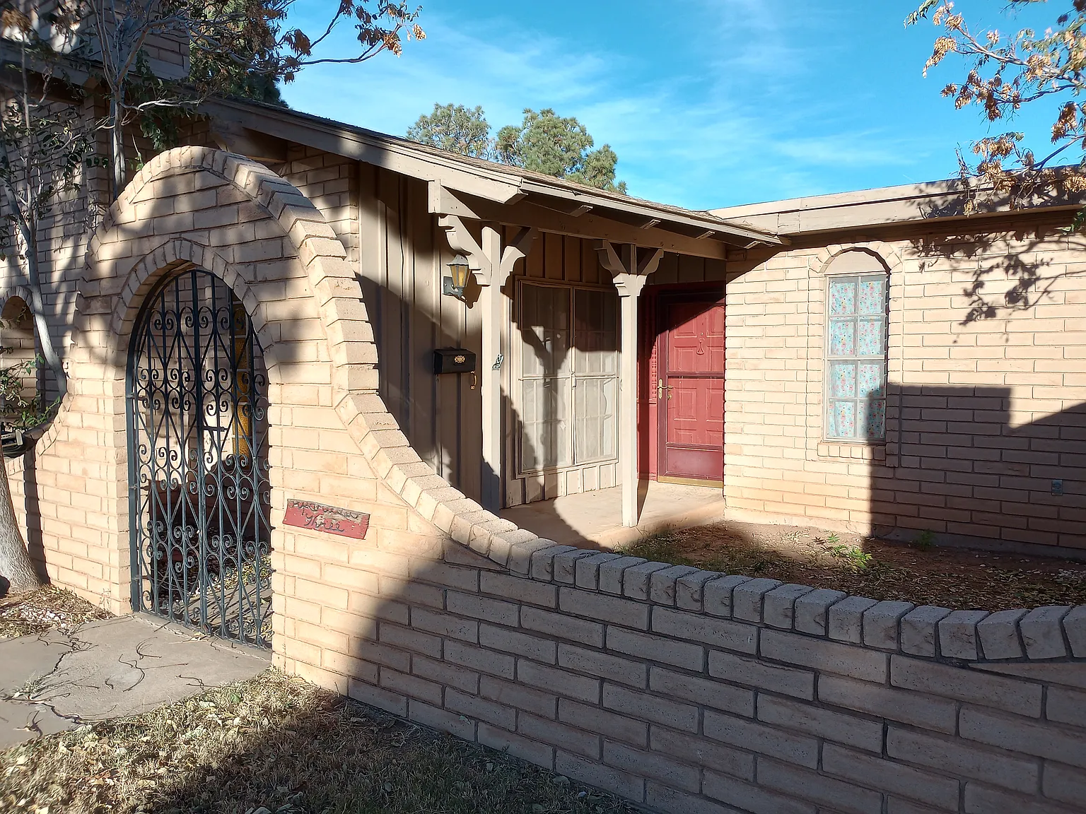 415 E Washington Ave — Photo 2