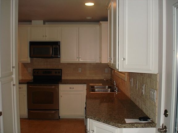 3rd image of 1219 W Pioneer Ave