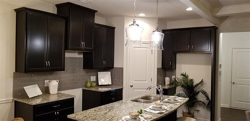 1st image of 2741 Kemp Ct