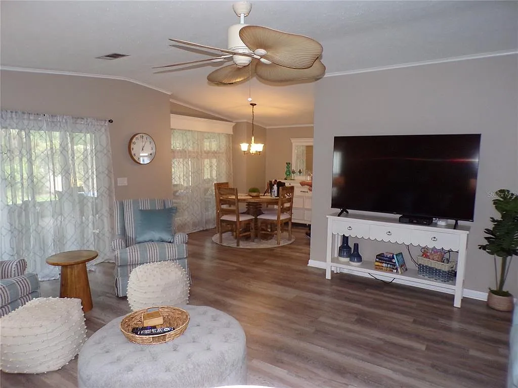 2 bed, 2.0 bath, 1196 sqft, $1,900 — Photo 3