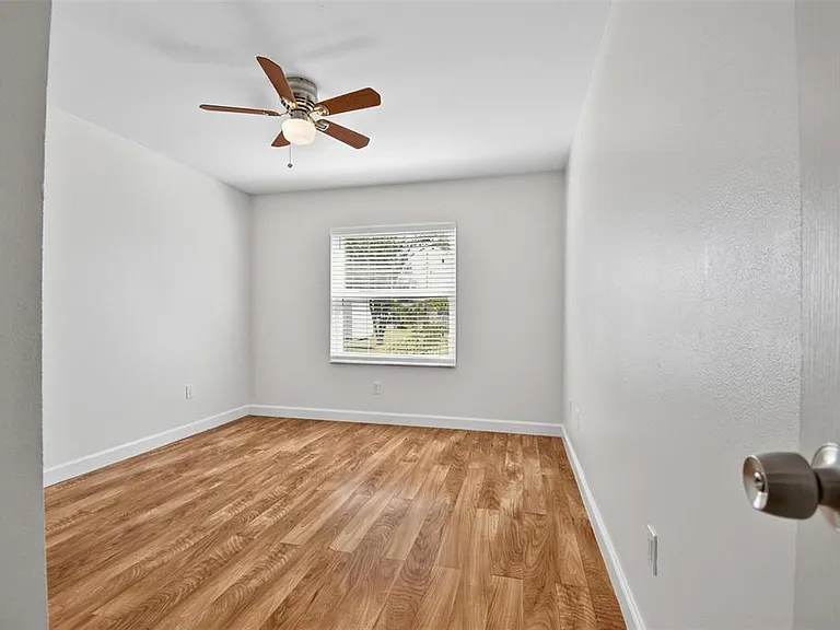 231 Wellington Dr — Photo 38