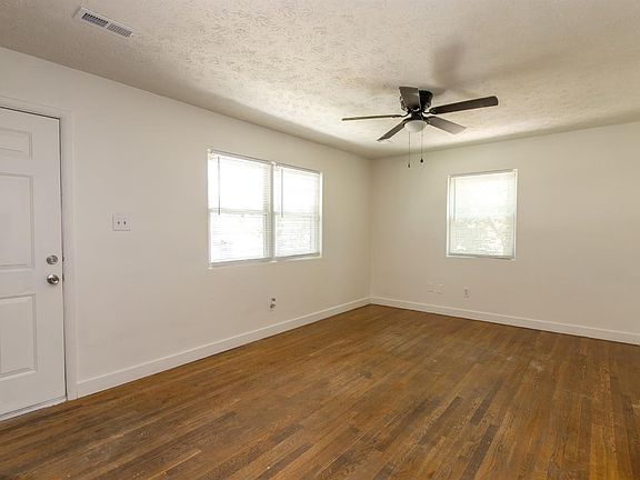 5th image of 3628 River Park Dr
