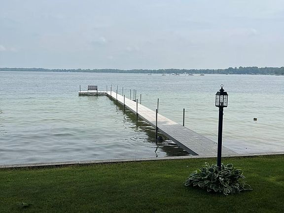 3rd image of 7250 W Lake Dr