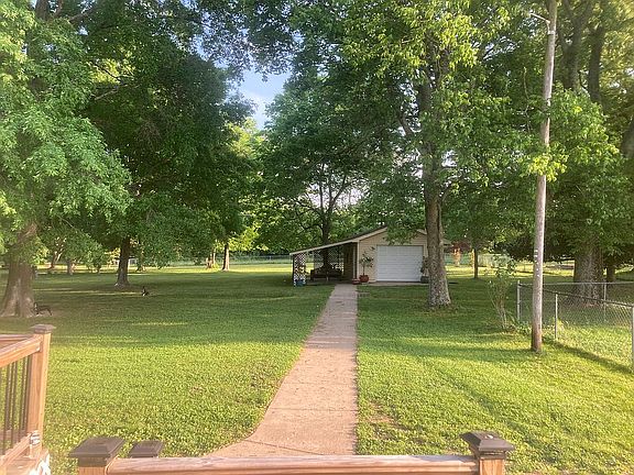 3rd image of 6122 Sherwood Dr