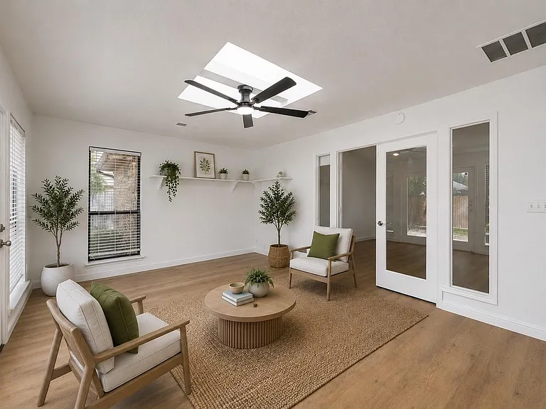 2705 Lawndale Dr — Photo 14