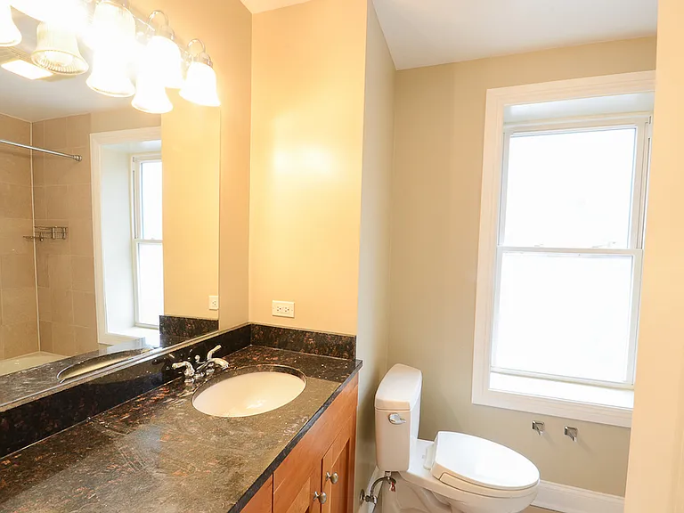 1022 W. Dakin — Photo 8