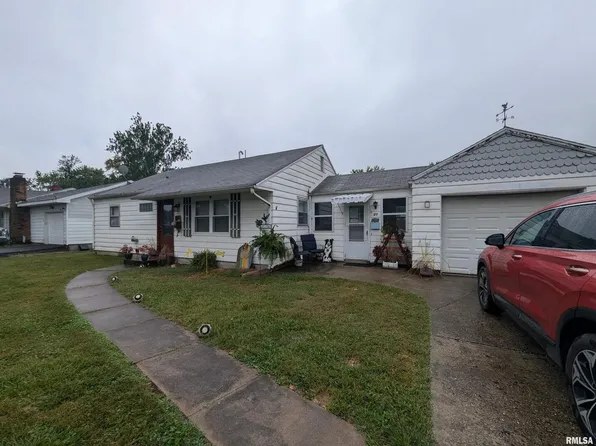 38 Ridge Rd, Centralia, IL 62801