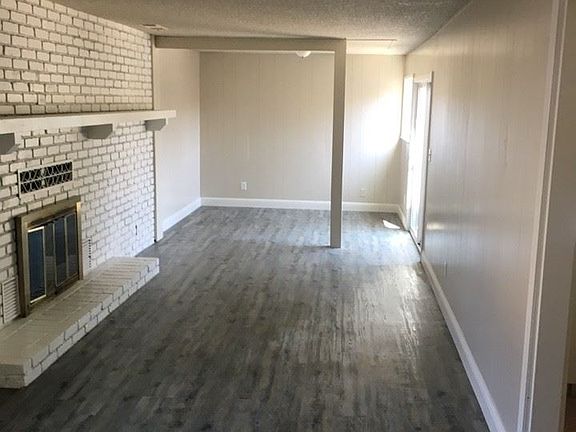 4th image of 3524 N Poplar Ave