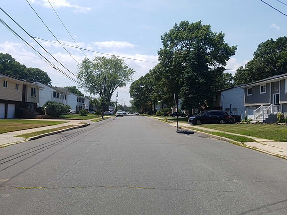 4th image of 55 Columbine Ave