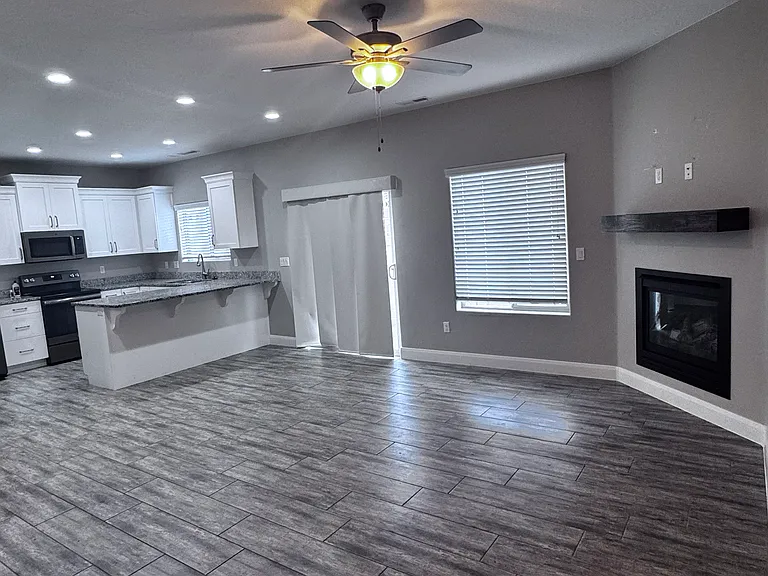 1549 Northfield Rd #16 — Photo 4