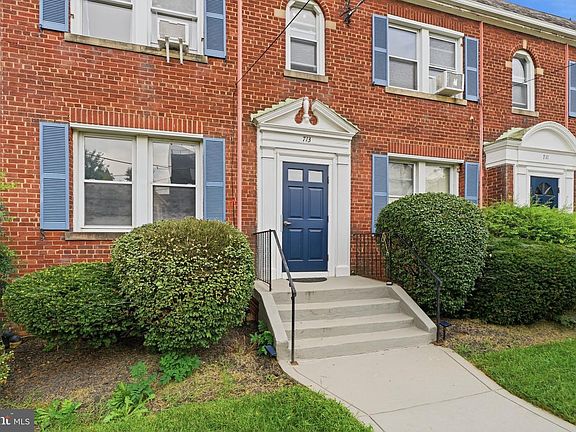 2nd image of 713 Hamlin St NE #3