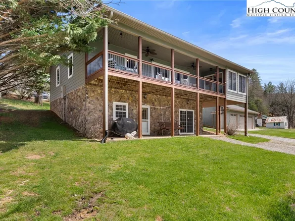 1044 Jackson Drive, Piney Creek, NC 28663