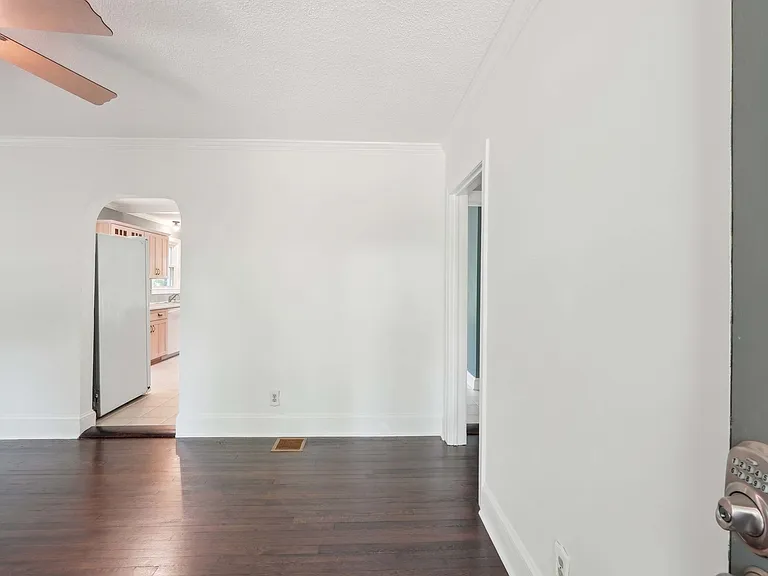4800 Doris Ave — Photo 6