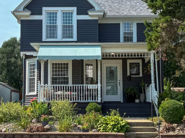 519 E 2nd Ave, Monmouth, IL 61462