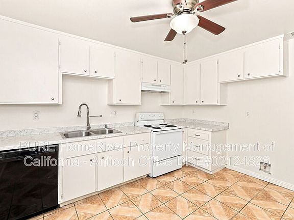 4th image of 2121 Banyan Way