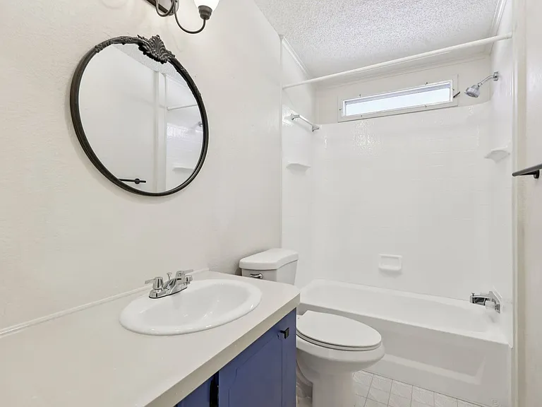 39 Maplehurst Ave — Photo 14