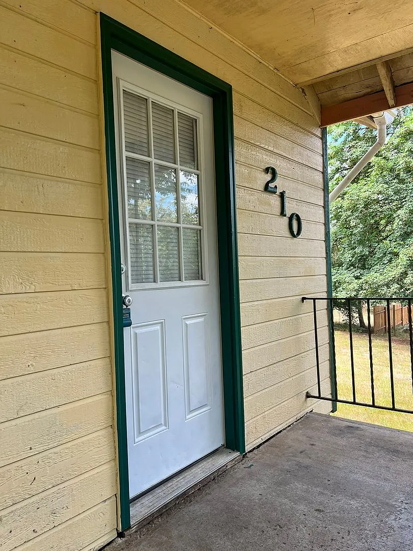 OWN764 — Photo 2
