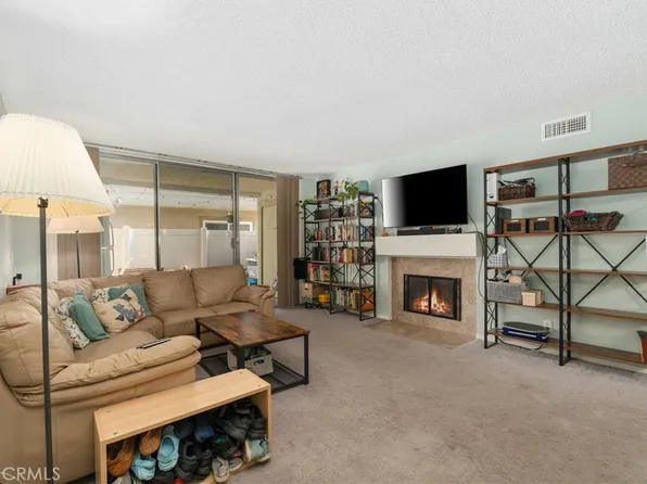 49 Town And Country Rd, Pomona, CA 91766