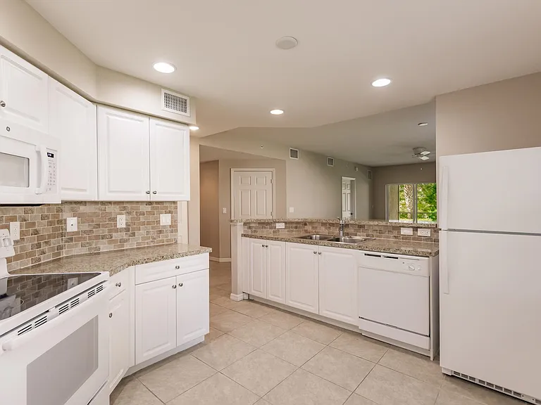 27470 Palmesta Cir #29 — Photo 5