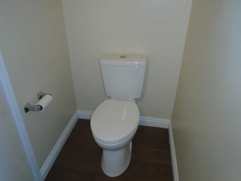239 W Dexter St #E — Photo 10