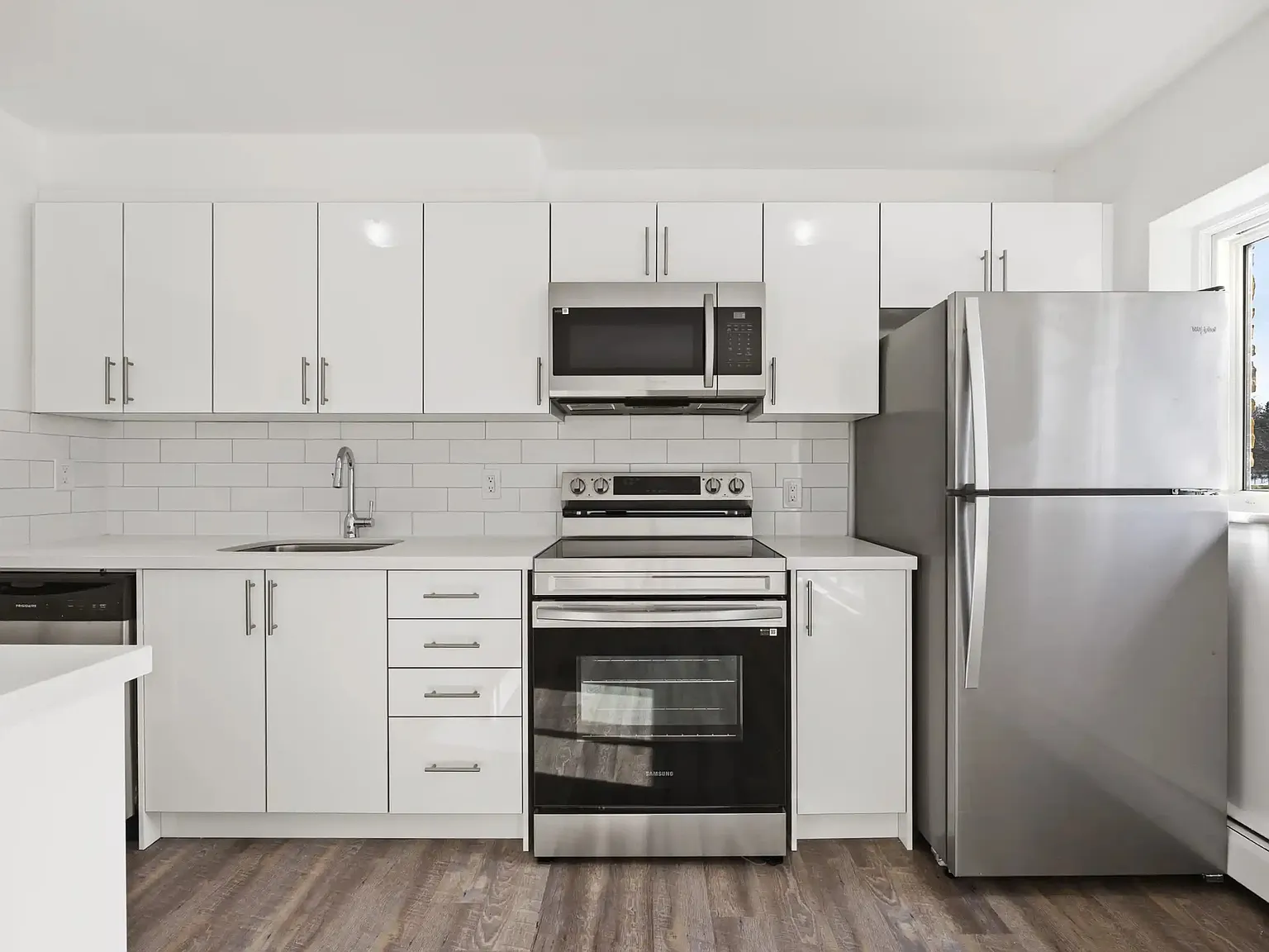 195 Lindsay Street Townhouses — Photo 2
