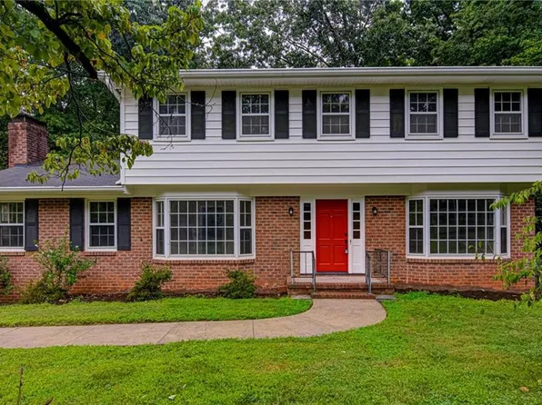 4008 Snyder Dr, Winston Salem, NC 27127