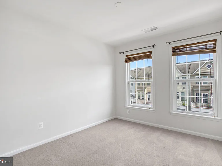 22653 Vienna Green Ter — Photo 27