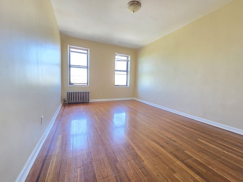1st image of 3405 Kings Hwy APT 6H