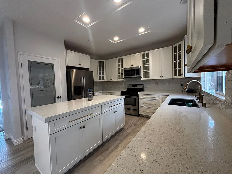 634 Compass Ct — Photo 7