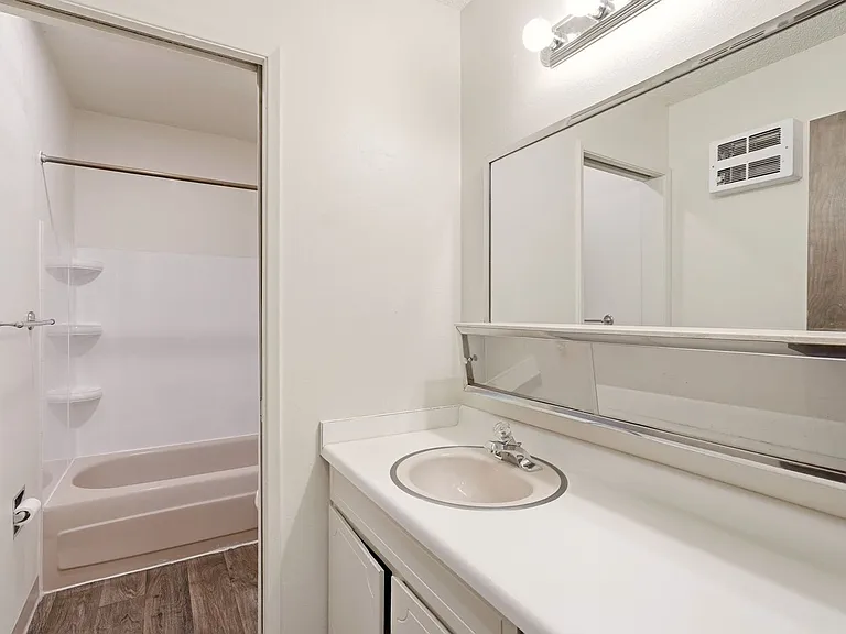 3102 E 27th Ave — Photo 37