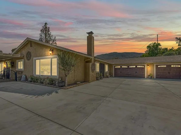 3006 N Victoria Dr, Alpine, CA 91901